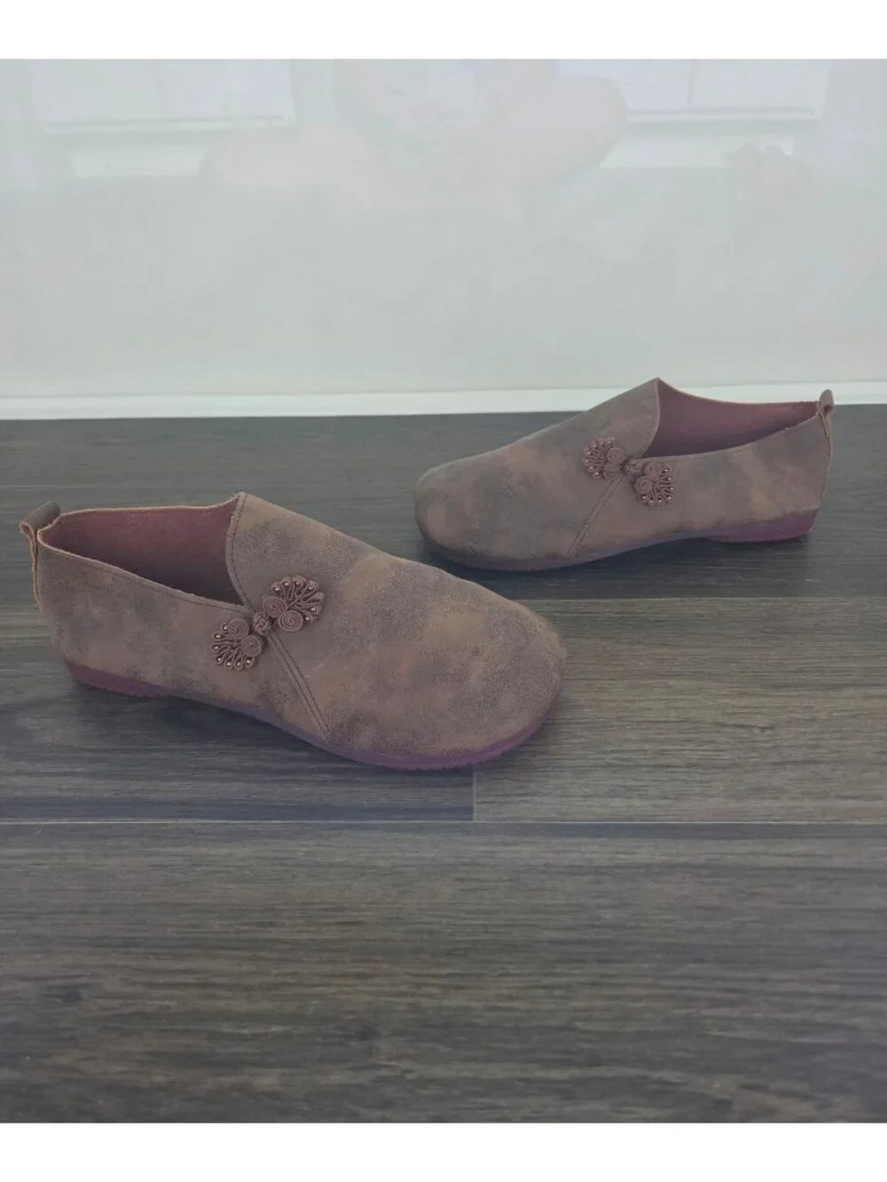 💙 Distressed Brown Asymmetrical Slip On Flats Size 41 US 10 Chinese Frog Knot